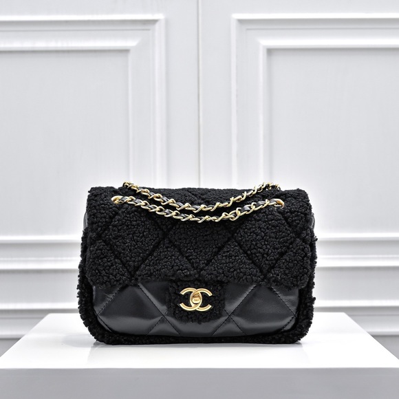 Chanel Shearling & Leather Flap BagBlack Quilted Gold-Tone CC Turnlock